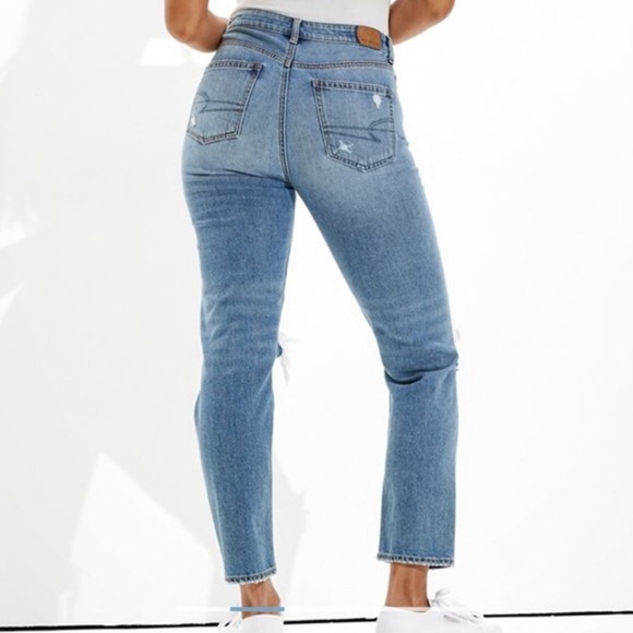 AMERICAN EAGLE Ripped Mom Jean - Picture 10 of 11
